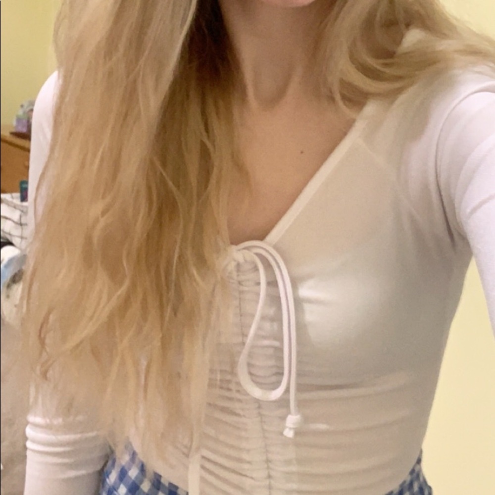 PrettyLittleThing white ruched bodysuit - Picture 6 of 6